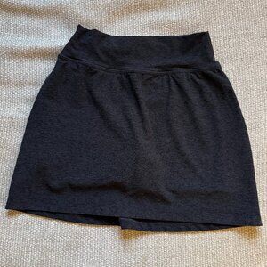 Beyond Yoga Move It Spacedye Athletic Skort in Darkest Night - Size Small